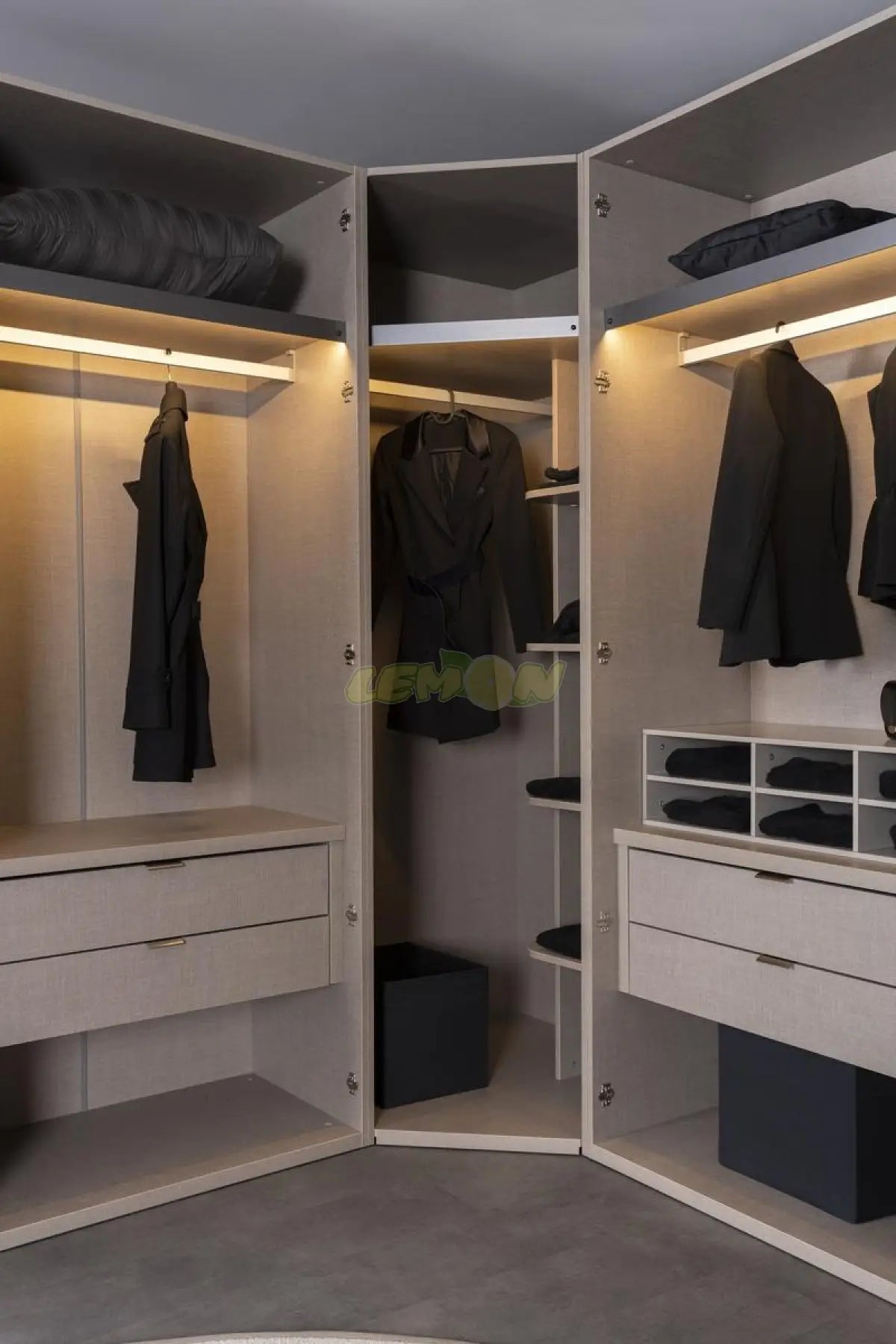 Puzzle Kleiderschrank