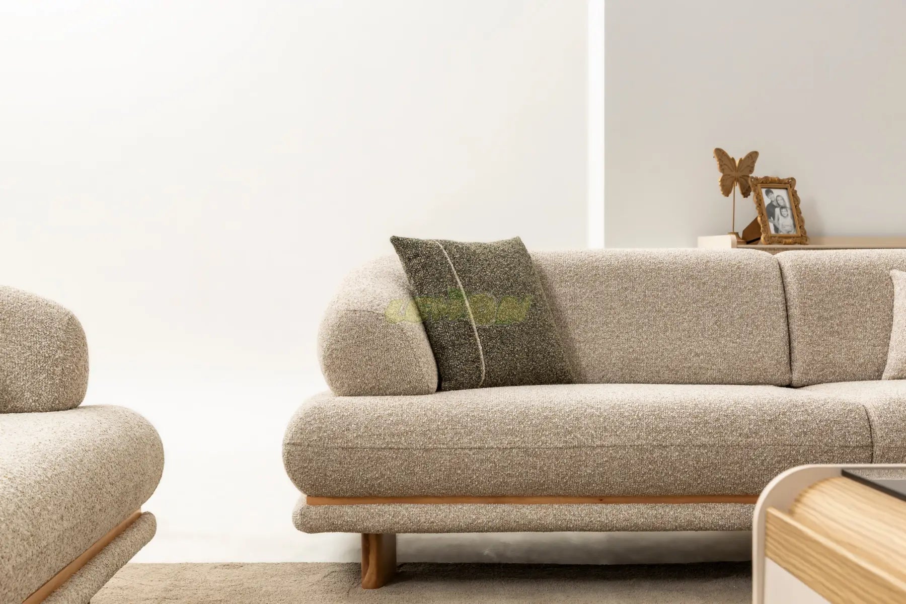 Aura Sofa Set